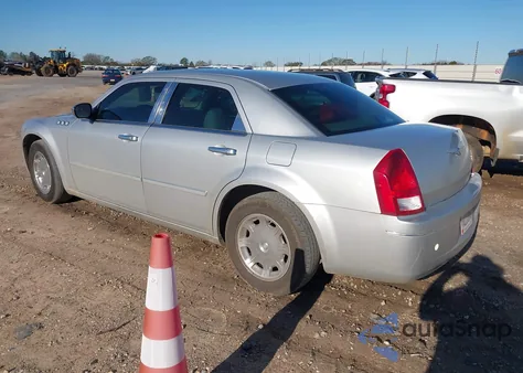 2006 Chrysler 300 Touring z USA, uszkodzony, nr VIN 2C3KA53G06H146158